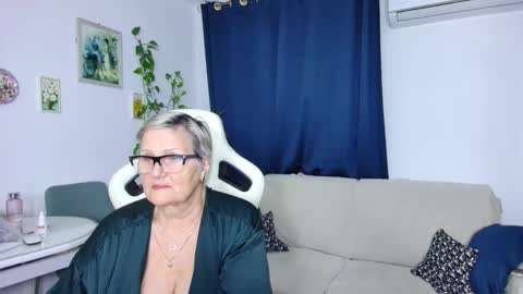 Snapshot of selenna57 chatting on 11, 1, 2026 Selenna online show from 11, 1, 2026