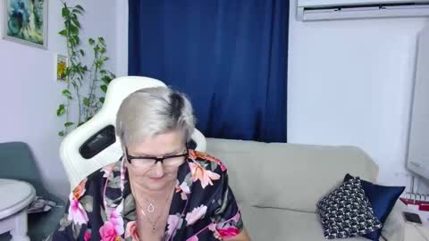 Snapshot of selenna57 chatting on 12, 1, 2026 Selenna online show from 12, 1, 2026