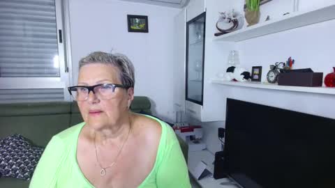 Selenna online show from 9, 6, 2026