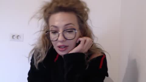 Selenna online show from 2, 10, 2025