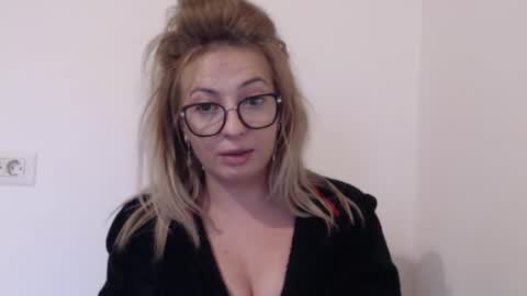 Selenna online show from 6, 10, 2025