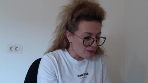 Selenna online show from 23, 10, 2025