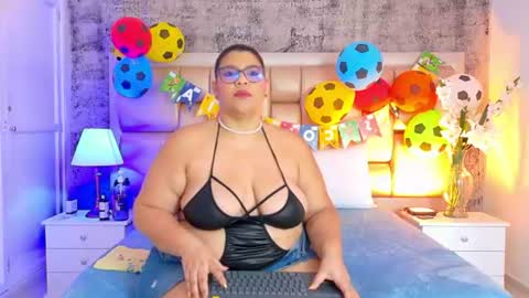 Selenna Cooper online show from 30, 6, 2026