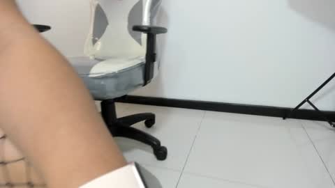 Snapshot of selket_ chatting on 5, 2, 2025 Selket online show from 5, 2, 2025