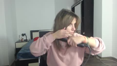 Snapshot of sellena_angels chatting on 19, 2, 2025 sellena_angels online show from 19, 2, 2025