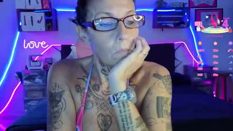 Snapshot of selvaggia_del_caribe chatting on 22, 10, 2025 Selvaggia Del Caribe online show from 22, 10, 2025