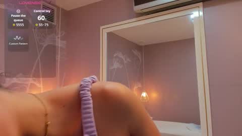 Snapshot of sensual_sophie_ chatting on 12, 10, 2025 Sophie     online show from 12, 10, 2025