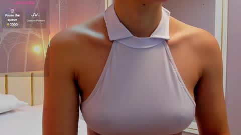 Snapshot of sensual_sophie_ chatting on 22, 10, 2025 Sophie     online show from 22, 10, 2025