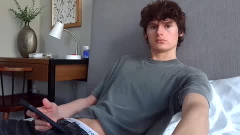 Snapshot of sensualalien chatting on 4, 3, 2025 Cam online show from 4, 3, 2025