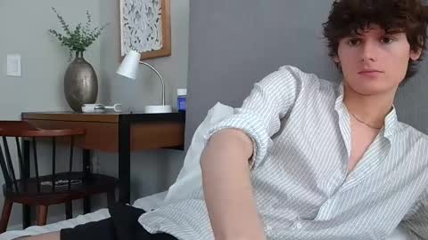 Snapshot of sensualalien chatting on 6, 3, 2025 Cam online show from 6, 3, 2025