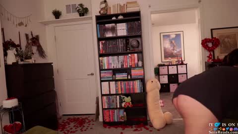 SeraReads online show from 8, 2, 2025