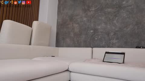 SeraReads online show from 10, 9, 2025