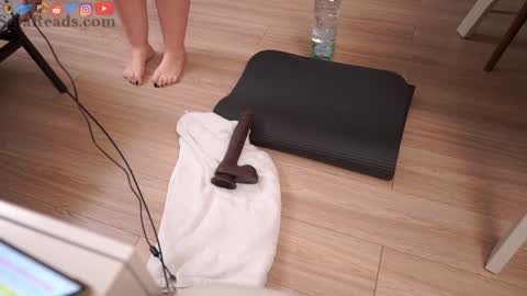 SeraReads online show from 11, 10, 2025