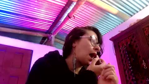 Serena Xyz online show from 16, 12, 2025