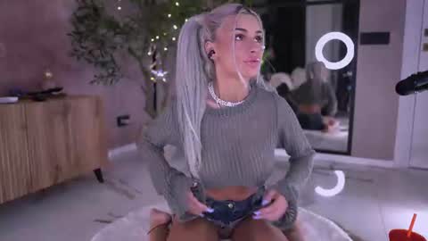 Snapshot of serene_sophiex chatting on 28, 7, 2026 Serene Sophiex online show from 28, 7, 2026