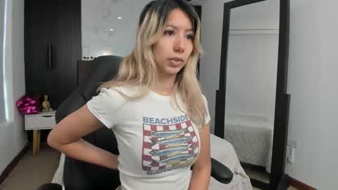 Snapshot of serene_waves chatting on 18, 2, 2026 Serene online show from 18, 2, 2026