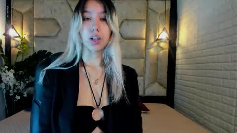 Snapshot of serene_waves chatting on 17, 4, 2026 Serene online show from 17, 4, 2026