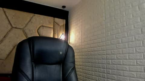 Snapshot of serene_waves chatting on 23, 4, 2026 Serene online show from 23, 4, 2026