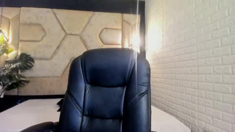 Snapshot of serene_waves chatting on 29, 4, 2026 Serene online show from 29, 4, 2026