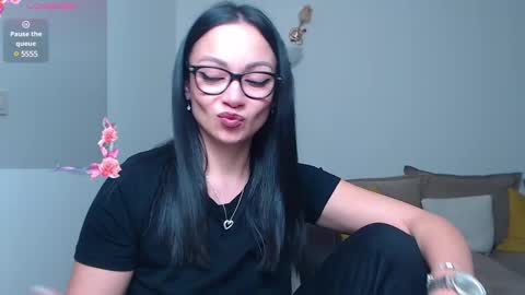 SereneSophi online show from 28, 2, 2025