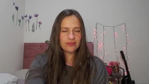 Snapshot of serenity_crystal chatting on 7, 1, 2025 serenity_crystal online show from 7, 1, 2025