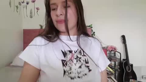 Snapshot of serenity_crystal chatting on 1, 2, 2025 serenity_crystal online show from 1, 2, 2025