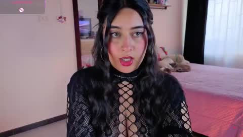 Serenna Cruz online show from 28, 4, 2026