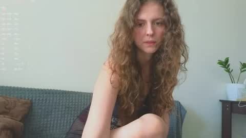 Snapshot of sereta_fin chatting on 29, 6, 2026 Hey Guys and Girls non-binary personalities Im Sereta online show from 29, 6, 2026