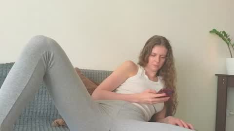 Snapshot of sereta_fin chatting on 27, 7, 2026 Hey Guys and Girls non-binary personalities Im Sereta online show from 27, 7, 2026