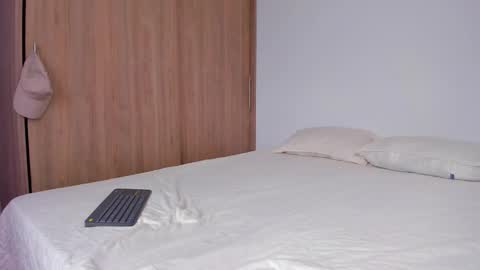 Snapshot of serge_7 chatting on 19, 10, 2025 Serge online show from 19, 10, 2025