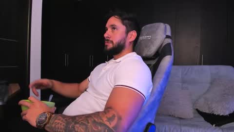 Snapshot of sergi_mancini11 chatting on 17, 12, 2025 Sergi Mancini online show from 17, 12, 2025