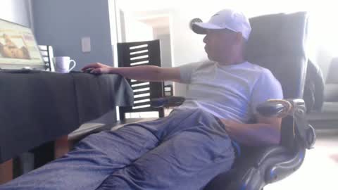 hetero serio discreto online show from 20, 2, 2025