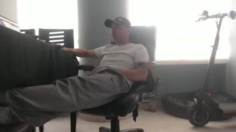 hetero serio discreto online show from 8, 3, 2025