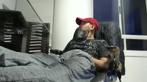 hetero serio discreto online show from 25, 10, 2025