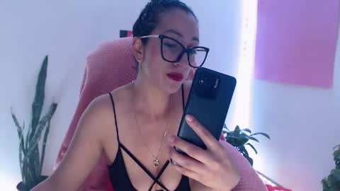 Snapshot of seuctive_woman57 chatting on 16, 11, 2025 samy online show from 16, 11, 2025