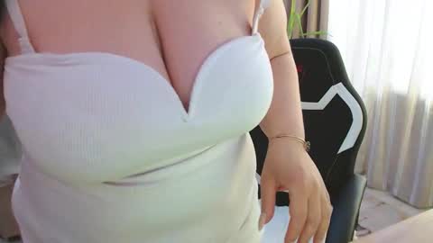 Roxy Kate Mary Alex Arnold online show from 9, 1, 2026