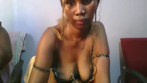 Snapshot of sexie_love chatting on 4, 3, 2025 Nancy online show from 4, 3, 2025