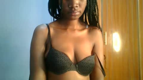 Snapshot of sexie_love chatting on 11, 9, 2025 Nancy online show from 11, 9, 2025