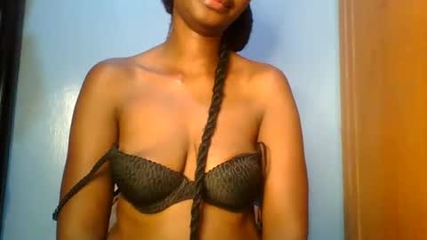 Snapshot of sexie_love chatting on 28, 9, 2025 Nancy online show from 28, 9, 2025