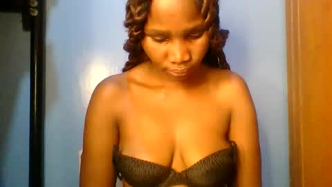 Snapshot of sexie_love chatting on 5, 10, 2025 Nancy online show from 5, 10, 2025