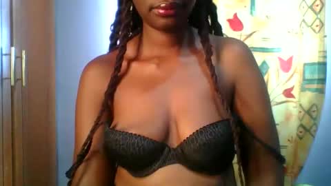 Snapshot of sexie_love chatting on 18, 10, 2025 Nancy online show from 18, 10, 2025