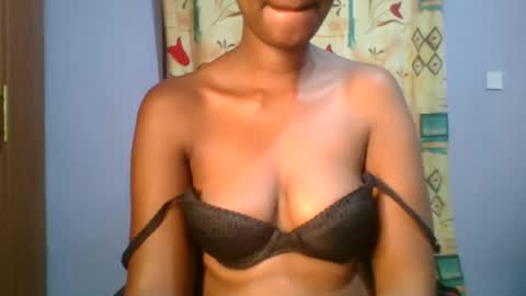 Snapshot of sexie_love chatting on 27, 10, 2025 Nancy online show from 27, 10, 2025