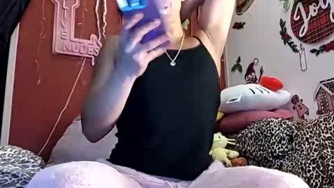 Snapshot of sexiwhiskey699 chatting on 23, 12, 2025 sexiwhiskey699 online show from 23, 12, 2025