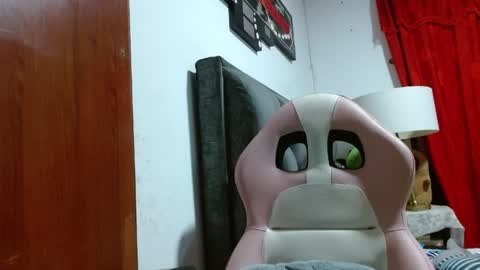 sexmilkdirty online show from 27, 3, 2026