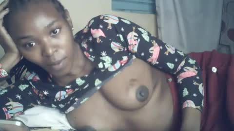 sexxy_curvy23 online show from 3, 7, 2026