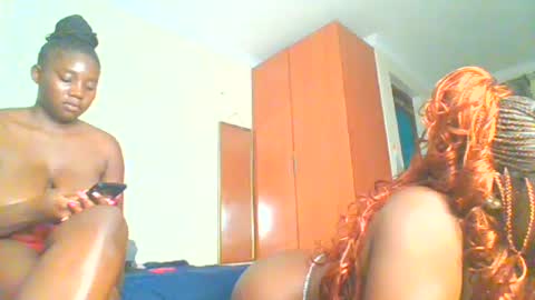 Snapshot of sexxy_thick_ebony chatting on 27, 6, 2026 Sweet doll online show from 27, 6, 2026