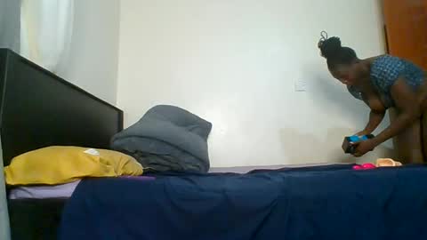 Snapshot of sexxy_thick_ebony chatting on 29, 6, 2026 Sweet doll online show from 29, 6, 2026