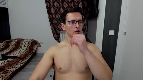 Sexxymuscles4U online show from 3, 2, 2025