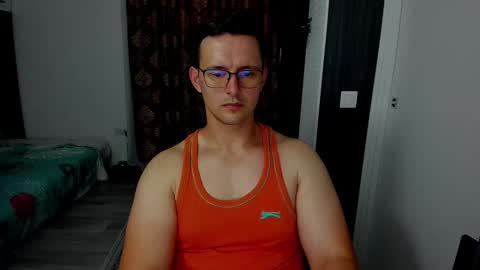 Sexxymuscles4U online show from 10, 9, 2025