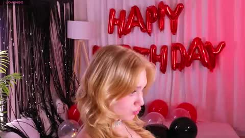 Snapshot of sexy_blonde_doll chatting on 13, 10, 2025 Lina online show from 13, 10, 2025
